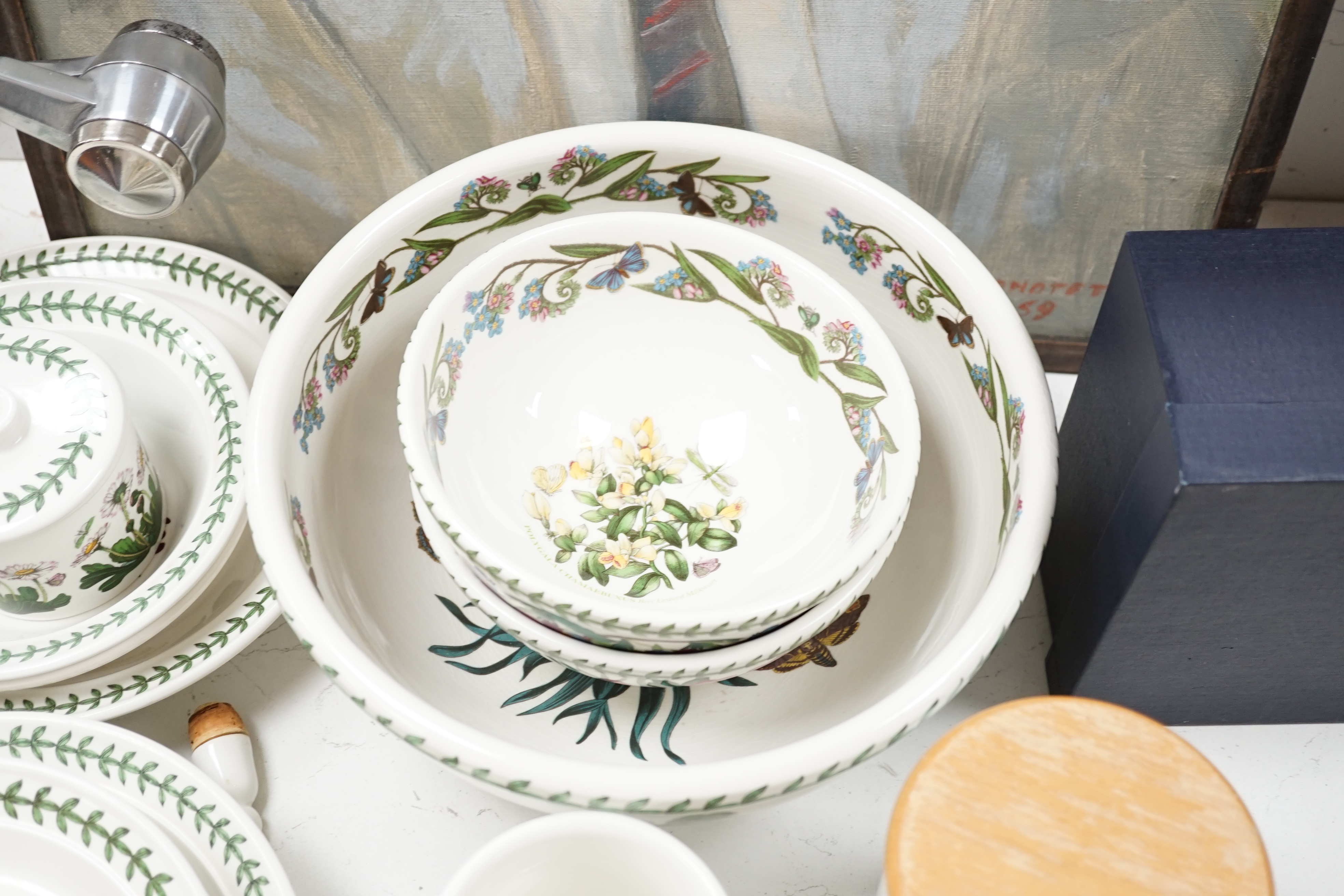 Portmeirion botanical dinner wares including mugs, storage jars and plates, largest 26cm in diameter